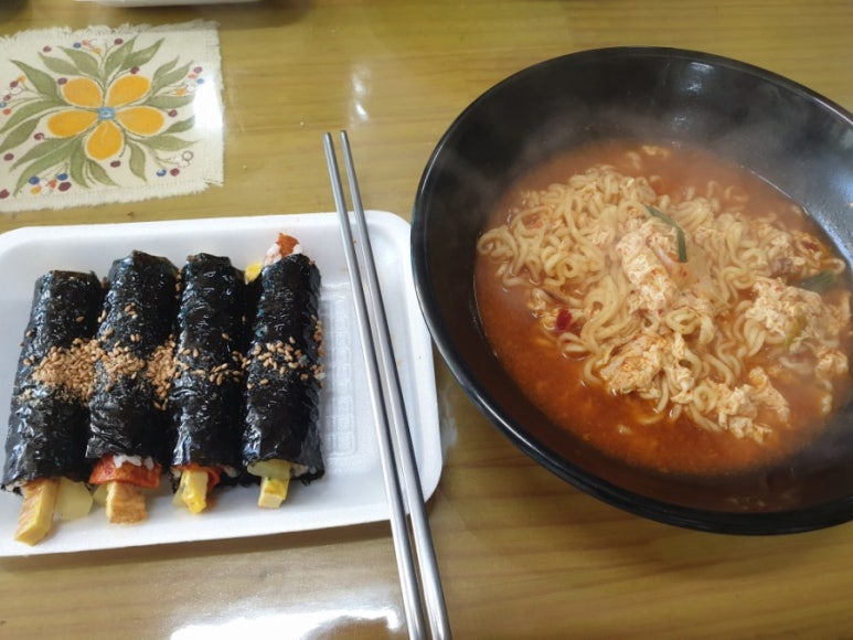 비비꼬마김밥 이미지