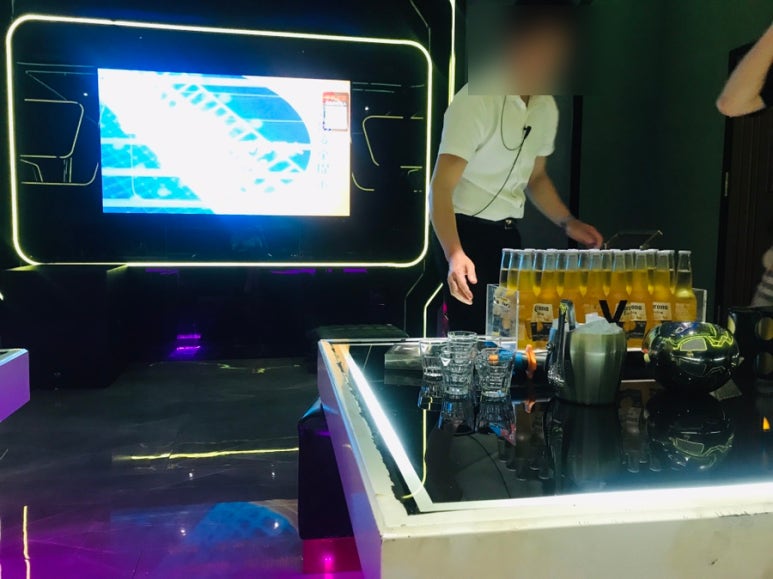 테라스술마시는노래방 이미지