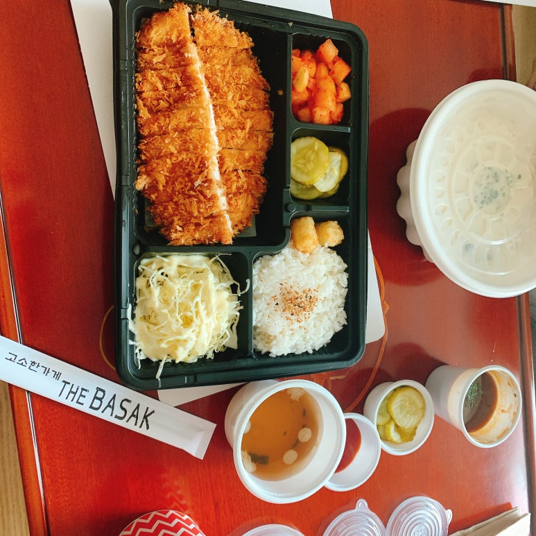 더바삭돈까스 이미지