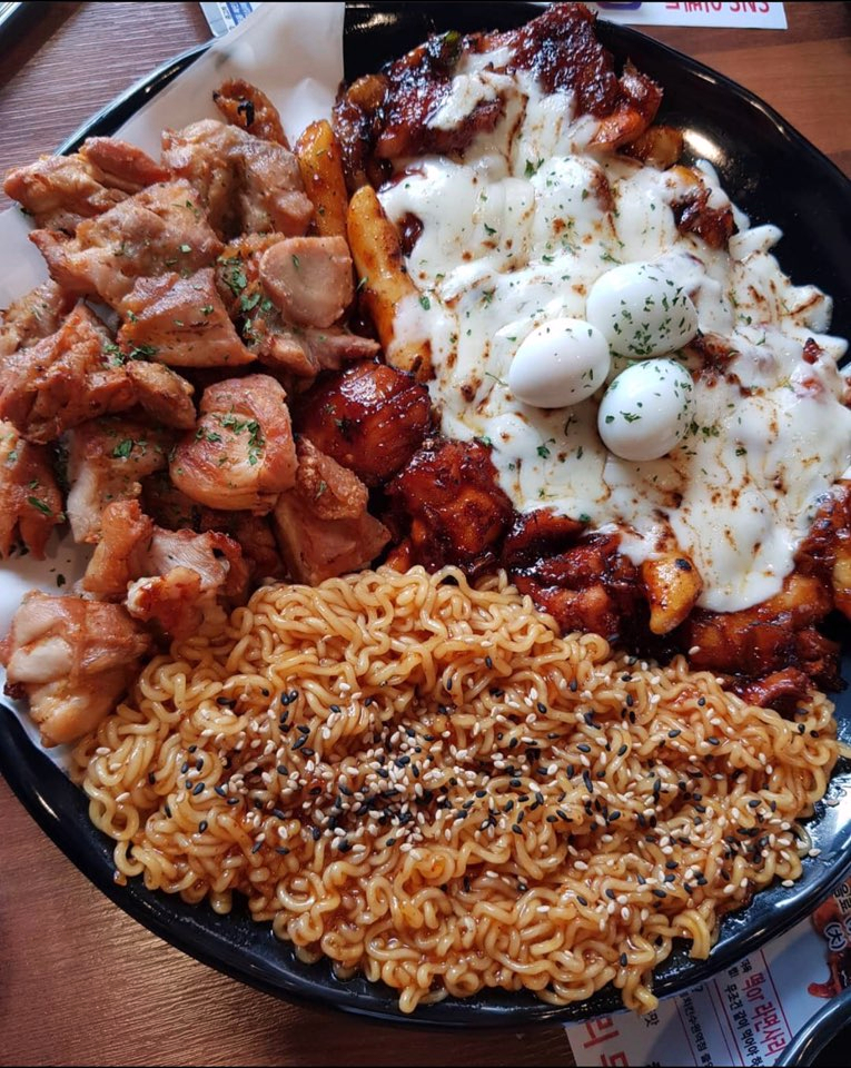 꼬꼬두마리치킨 이미지