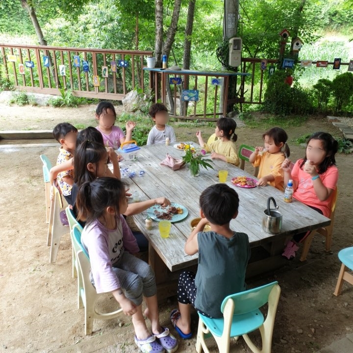 꿈꾸는애벌레자연놀이학교 이미지