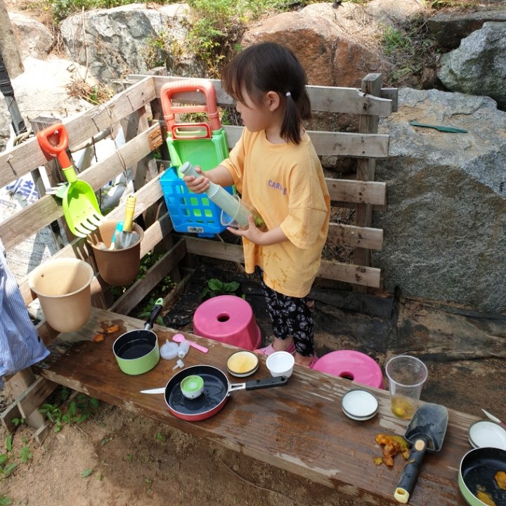 꿈꾸는애벌레자연놀이학교 이미지
