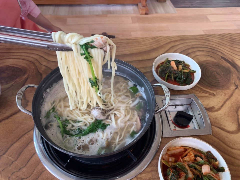 얼큰칼국수 이미지