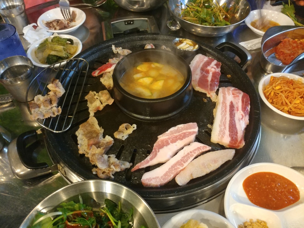 꽃돼지바베큐 이미지