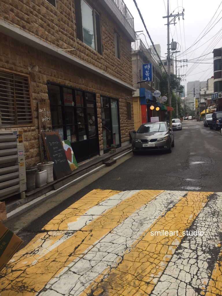 바느질하는바리스타 이미지
