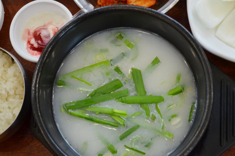 엄마국밥 이미지