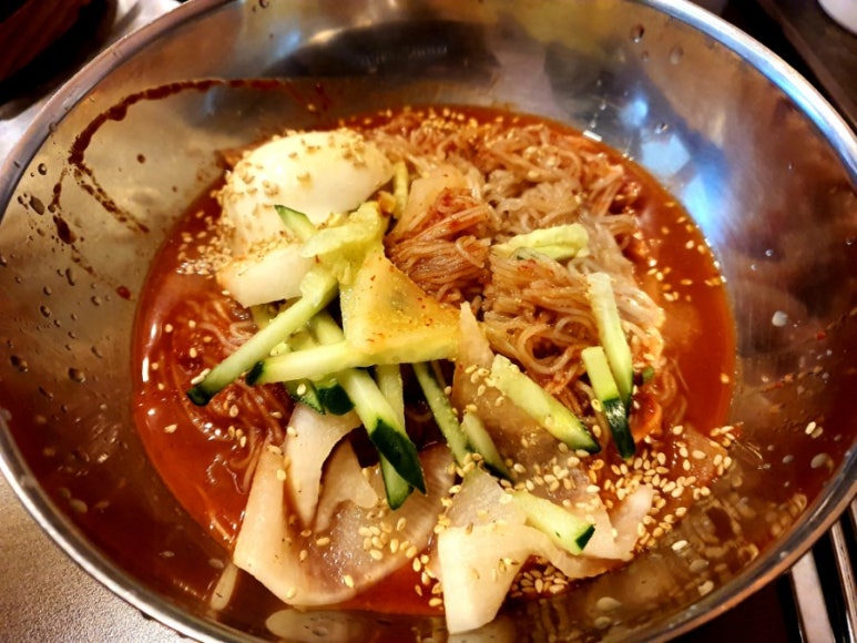 육쌈냉면 이미지