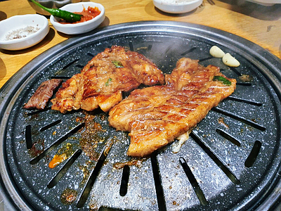 꿈꾸는황소 이미지