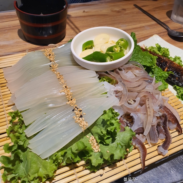 산오징어바지락칼국수 이미지