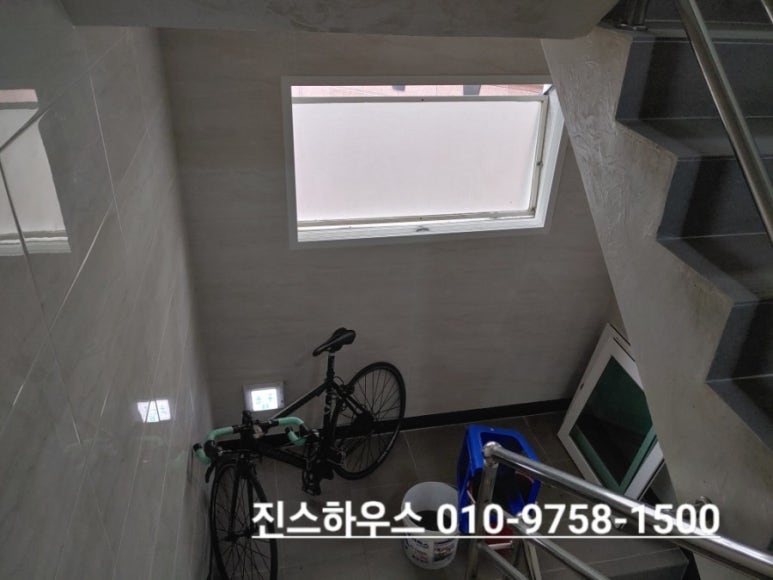성지계단청소 이미지