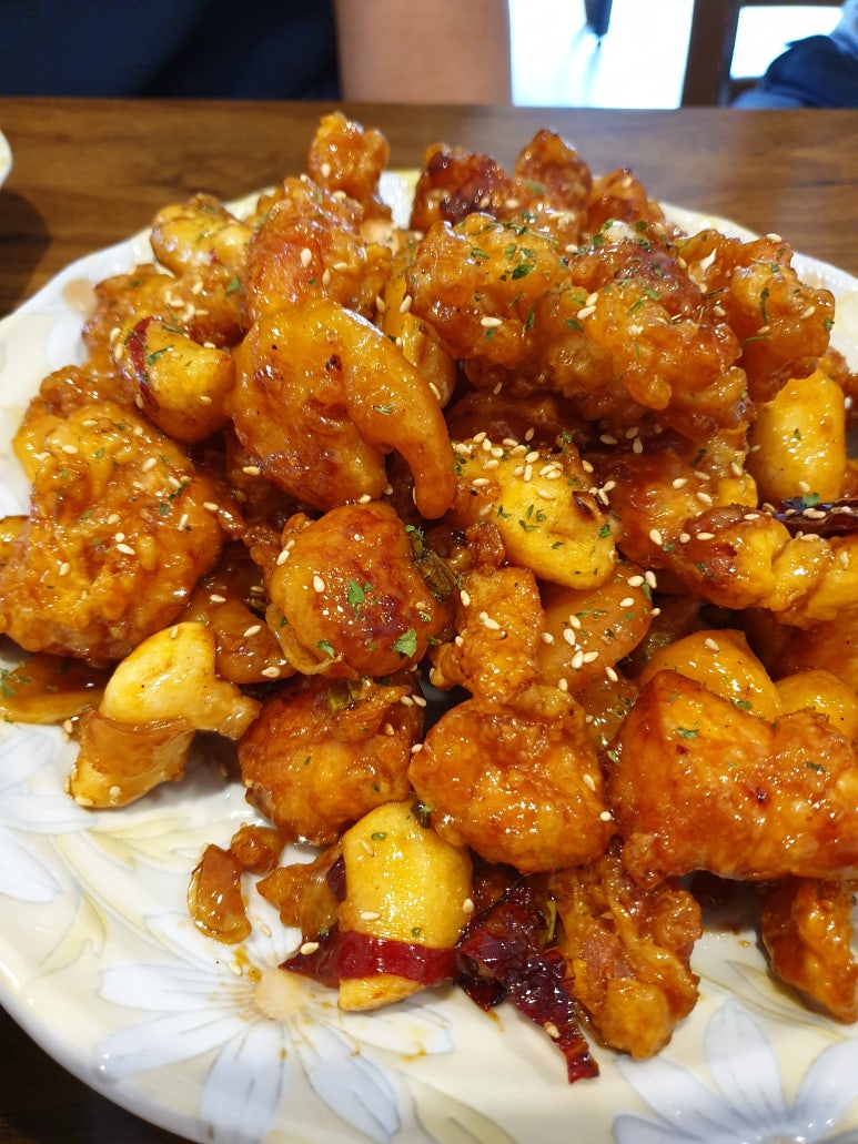 치킨매니아광탄점 이미지