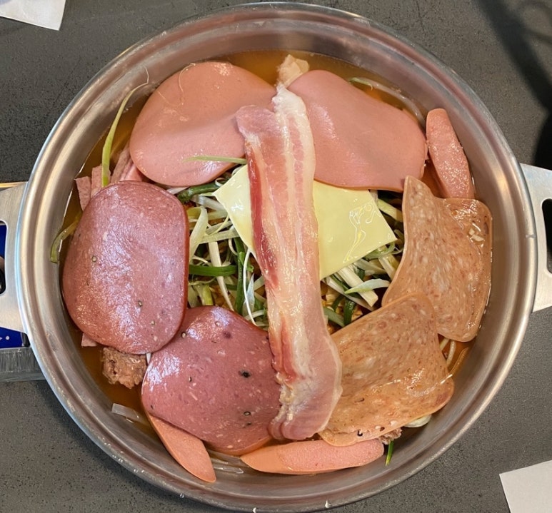 돼지네부대찌개 이미지
