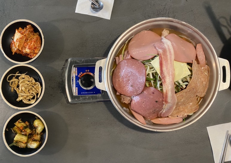 돼지네부대찌개 이미지