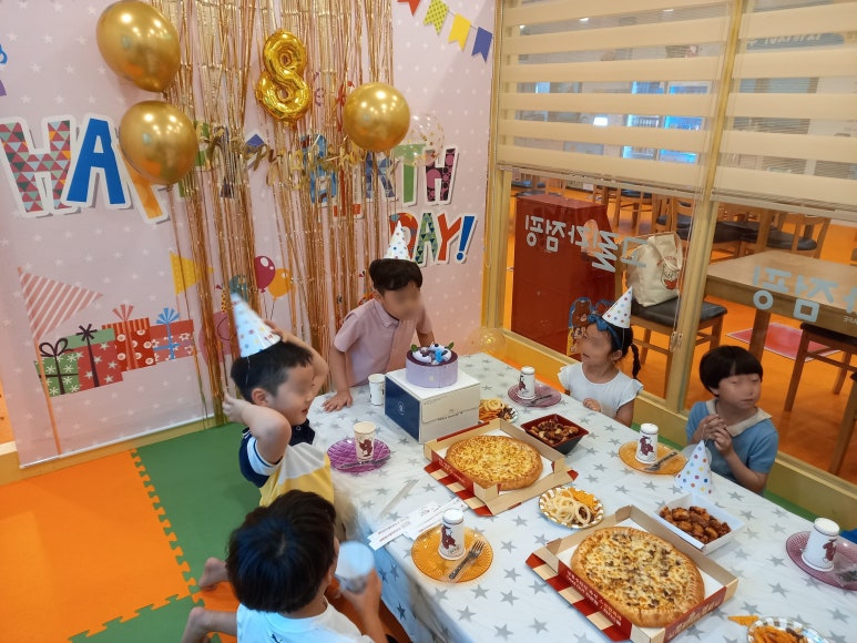 점핑 고릴라 이미지