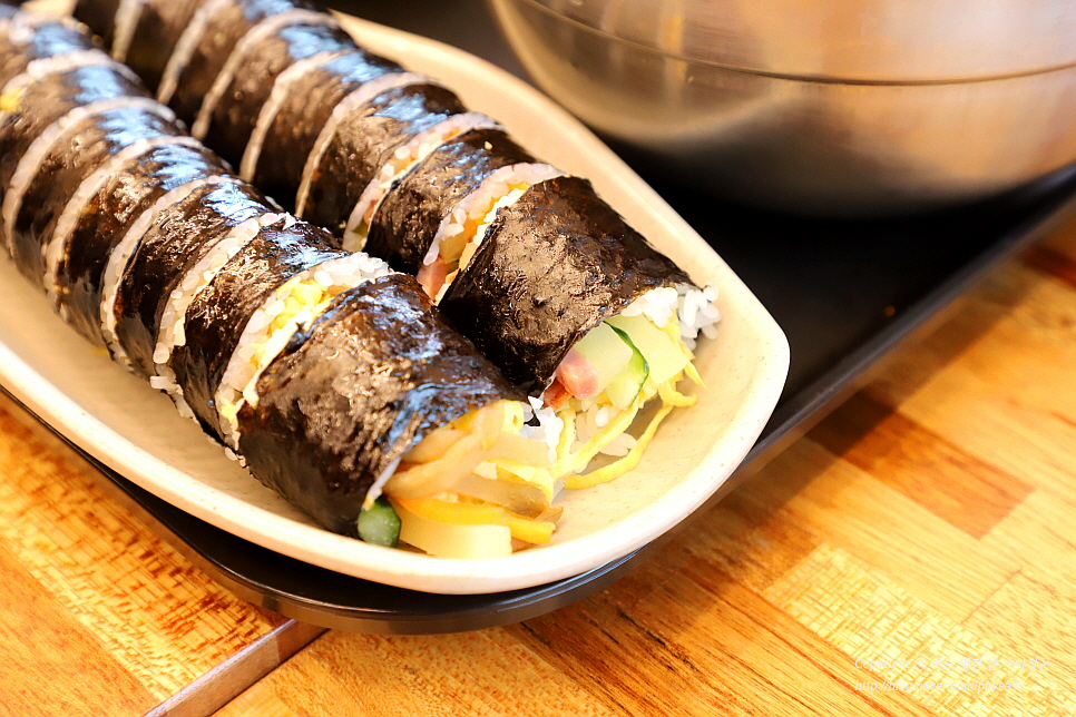 샤르르김밥 이미지