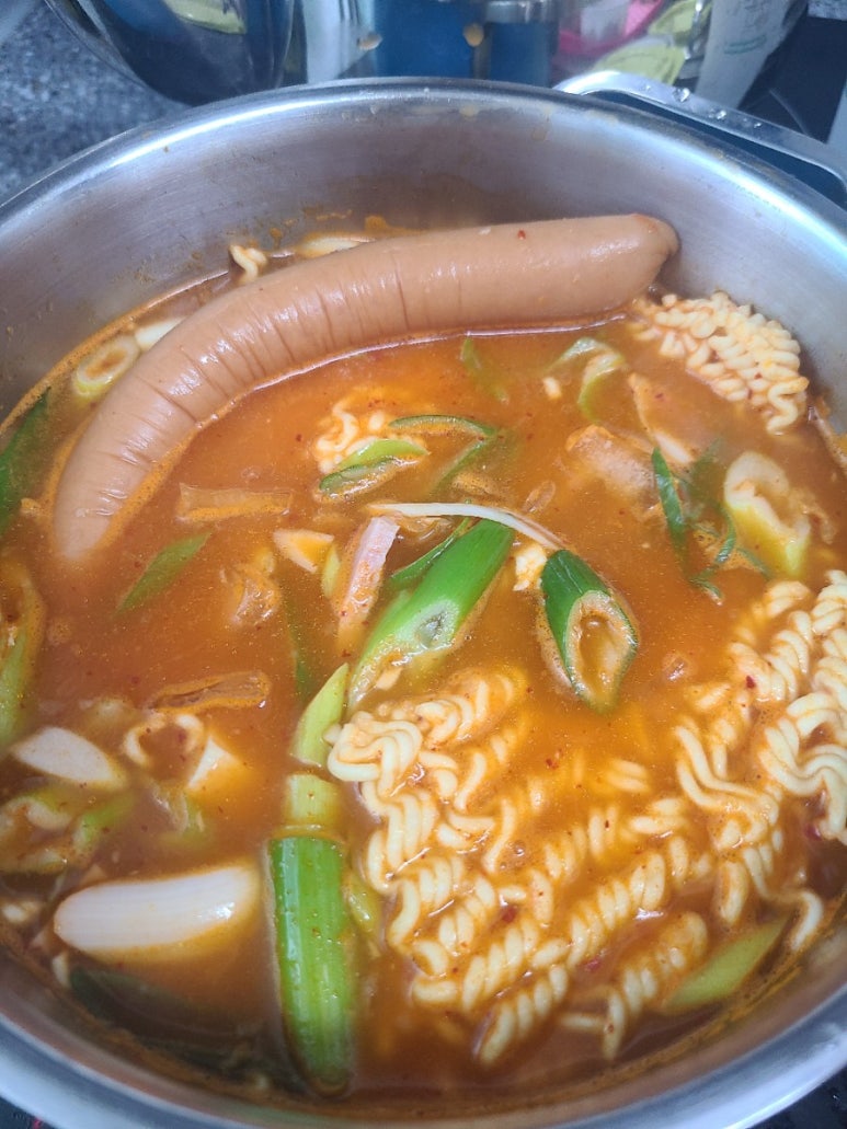 롱쓰부대찌개 이미지