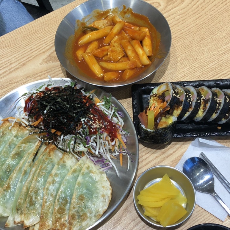 까망김밥 이미지