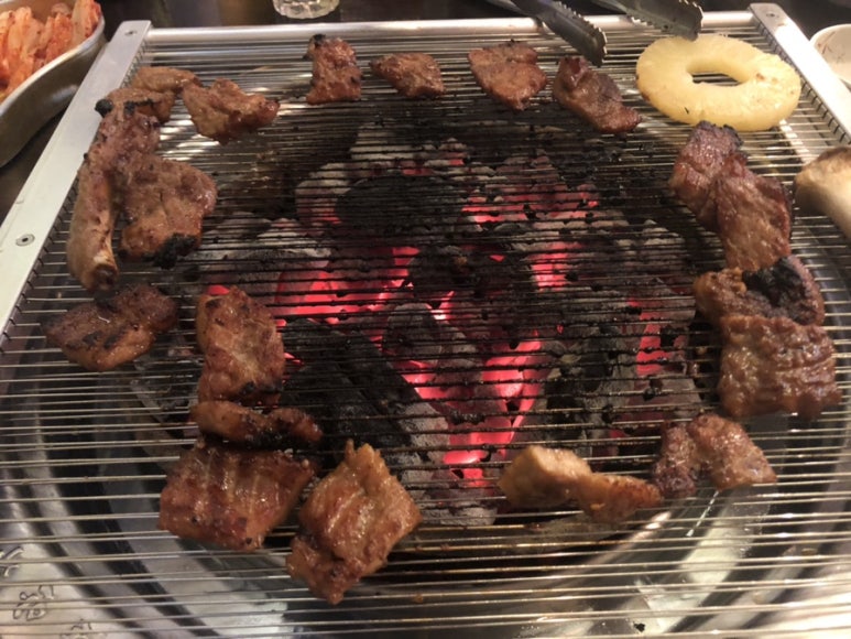 육화숯불생고기 이미지