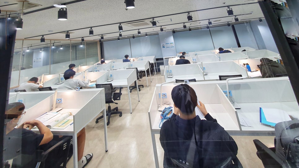 강반장클라쓰독서실 이미지