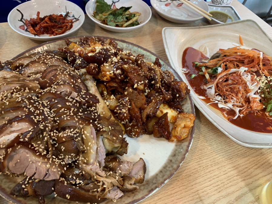 깐족쟁이왕족발 이미지