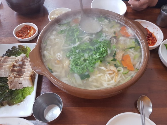 항아리칼국수보쌈 이미지
