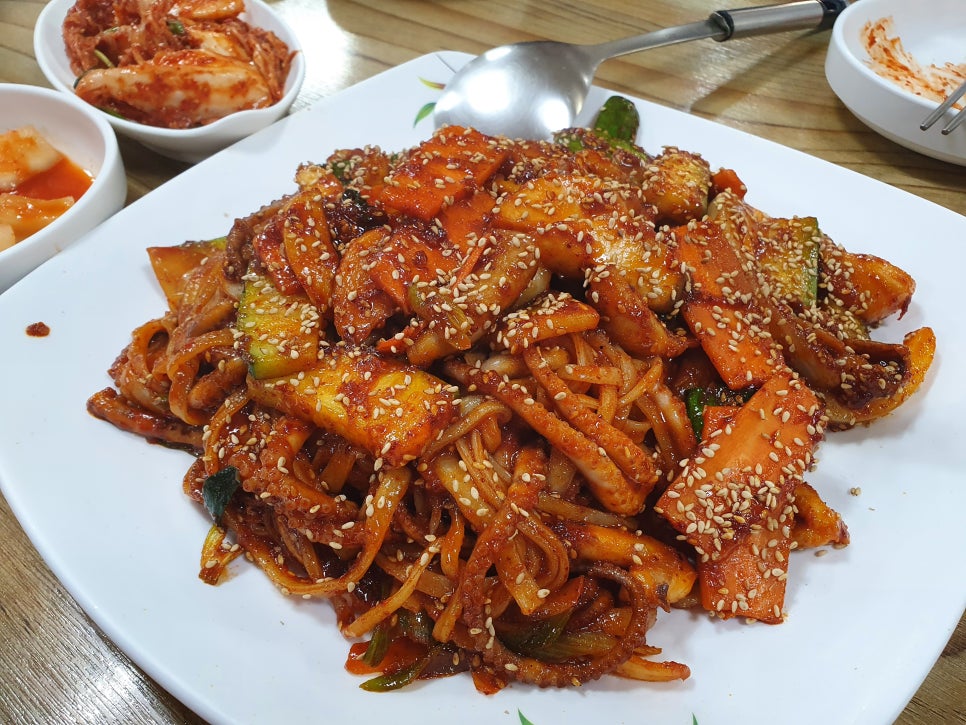 밀가손칼국수 이미지