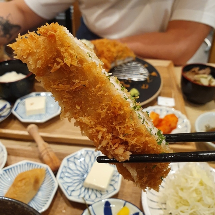 부엉이돈가스 이미지