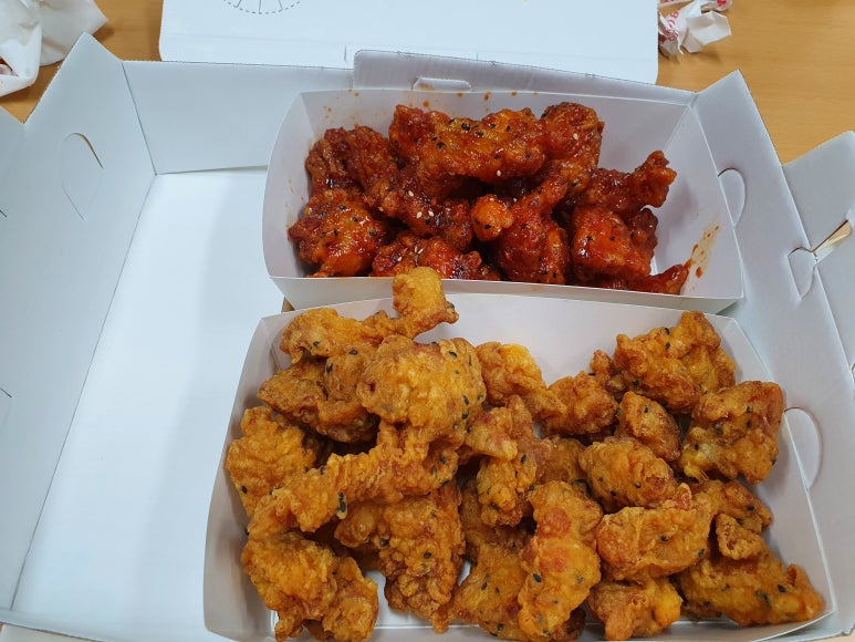 훼미리통닭 이미지