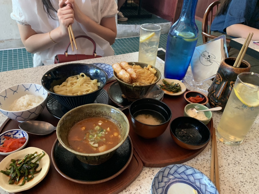 청년치킨 이미지