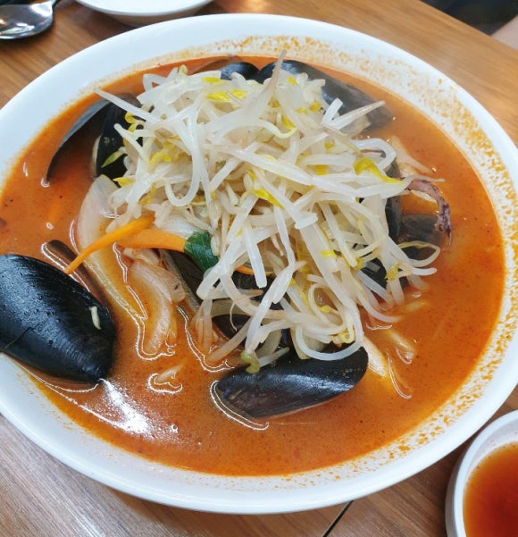 홍짜장군포삼성 이미지