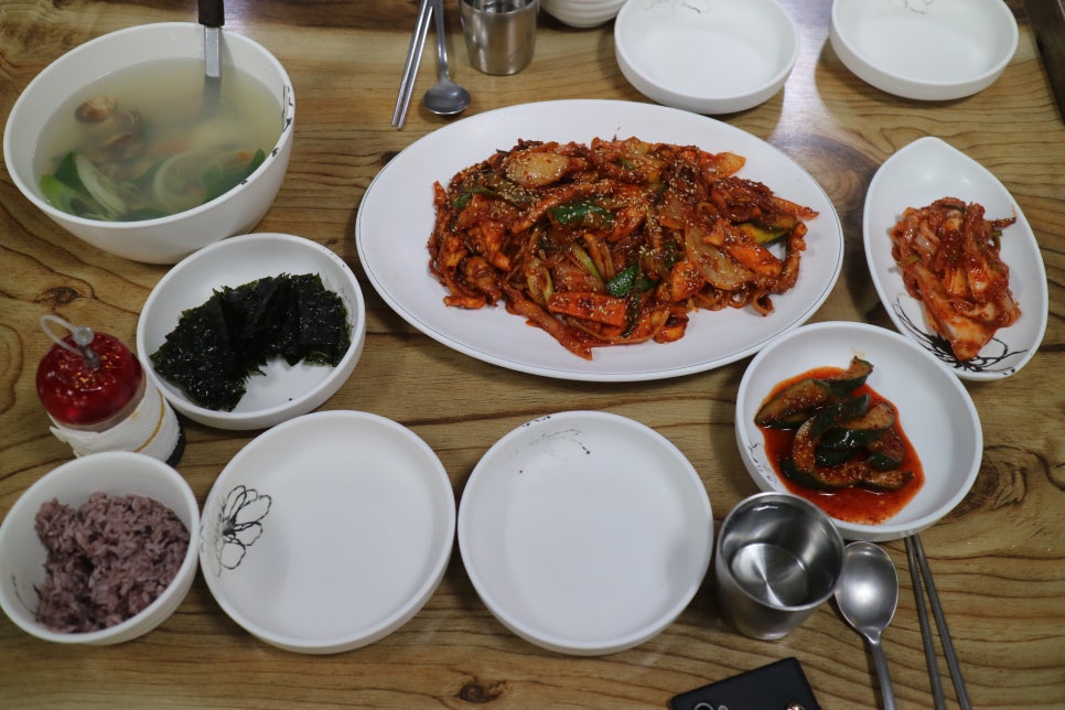 밀가손칼국수 이미지