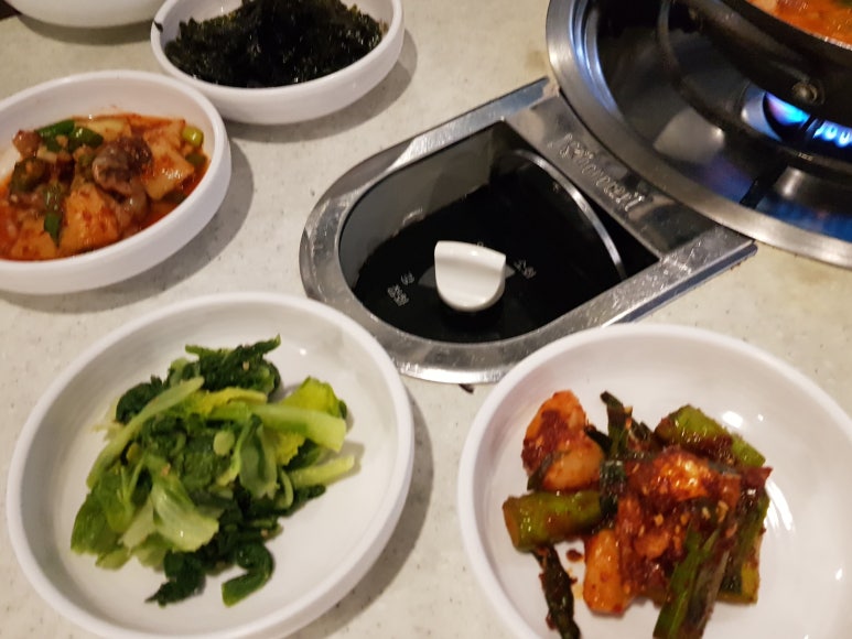 굴다리식육식당 이미지