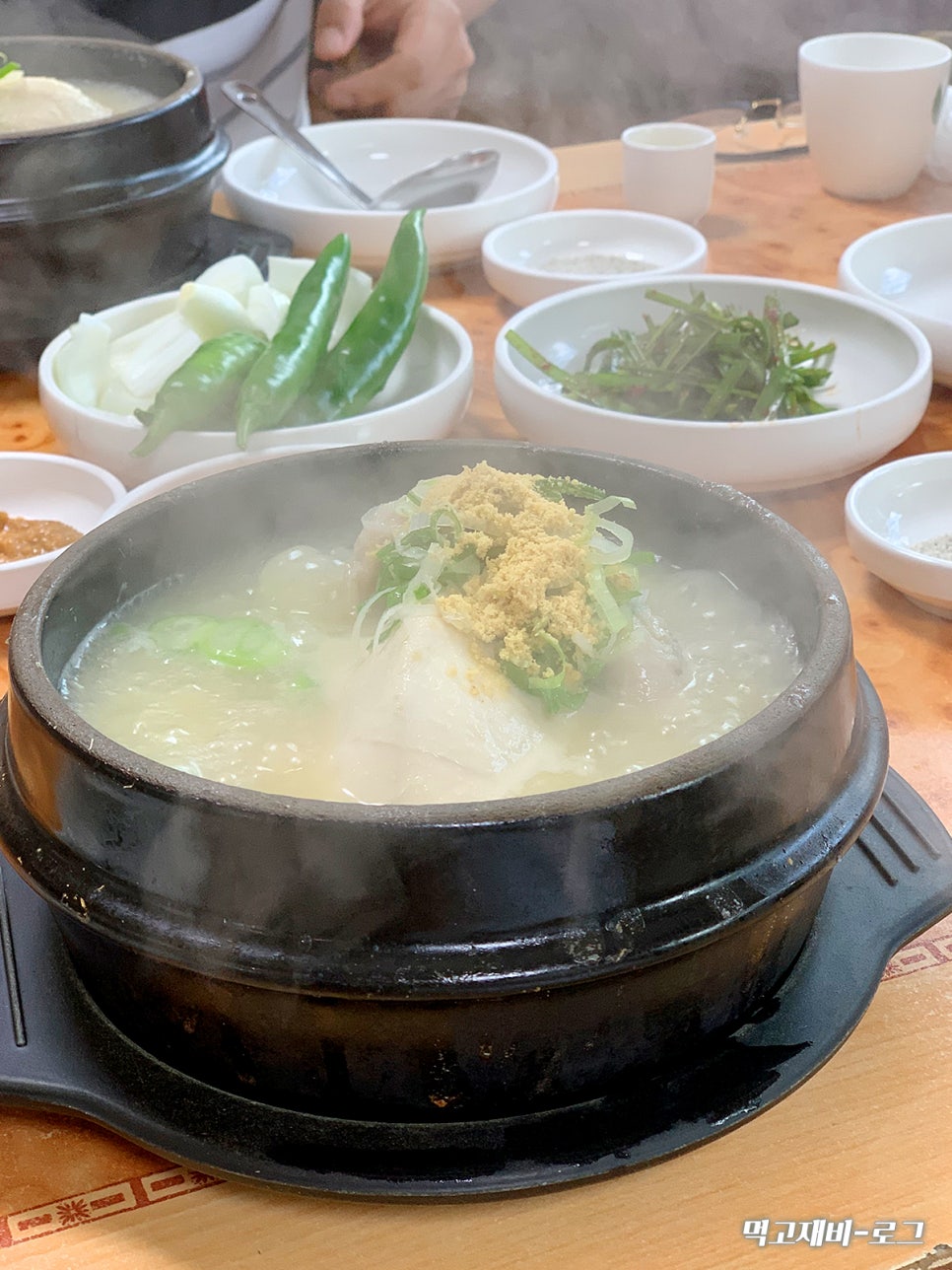 궁.엄나무삼계탕 이미지