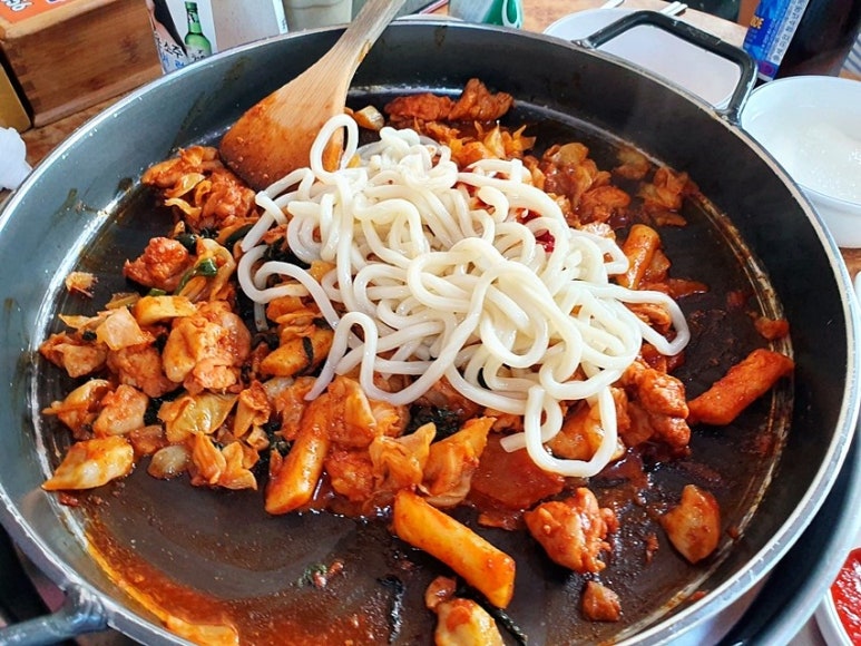 중화호반닭갈비막국수 이미지