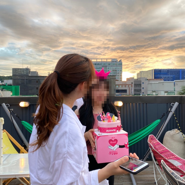 노웨어벗히어(Nowhere But Here) 이미지