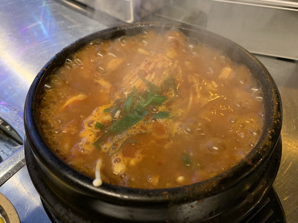 육회품은돼지 이미지