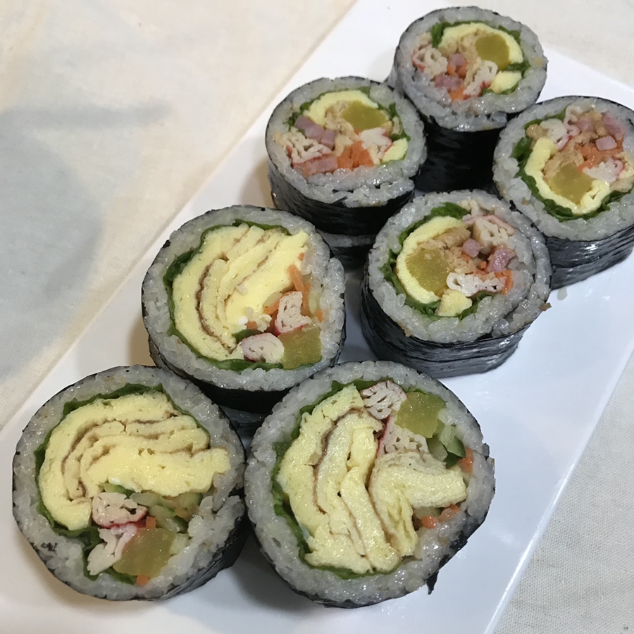 윤김밥 이미지