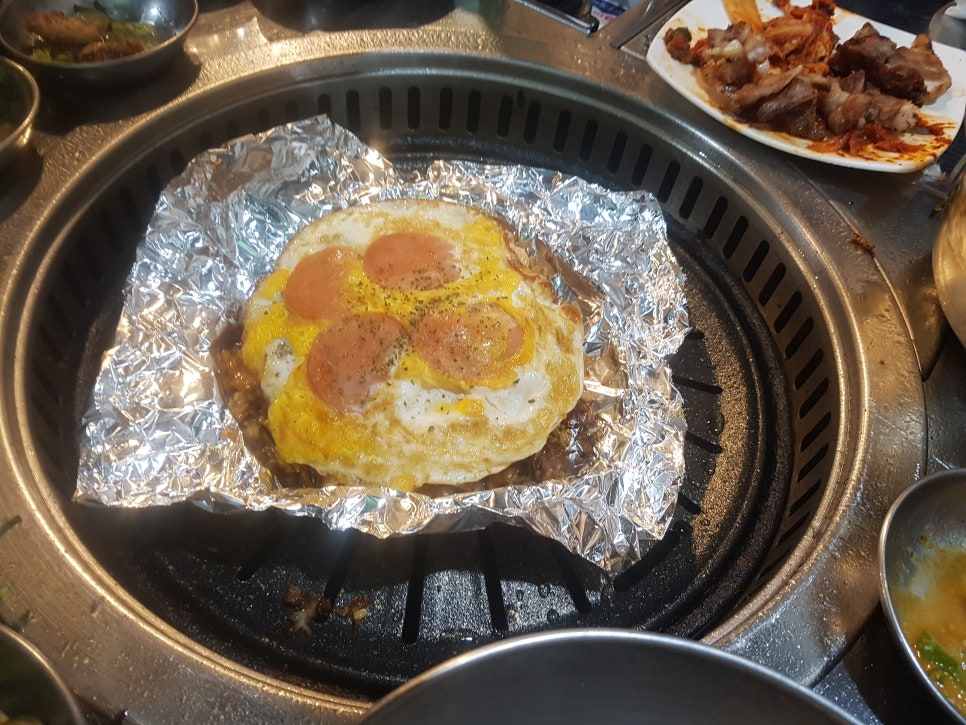돼지세끼 이미지