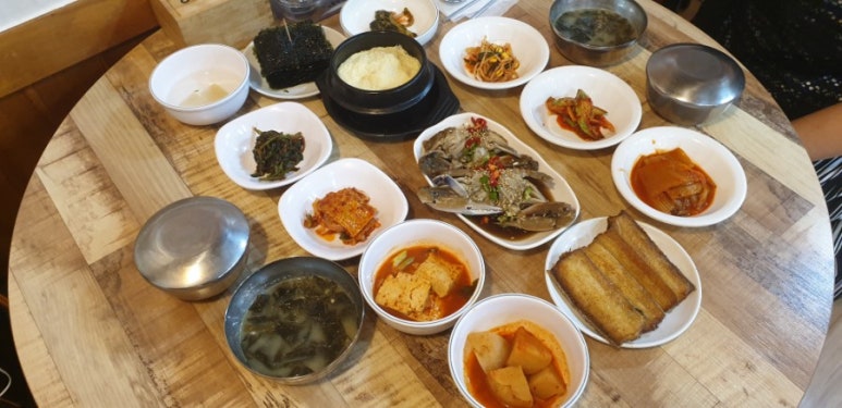 둥근상시골집 이미지