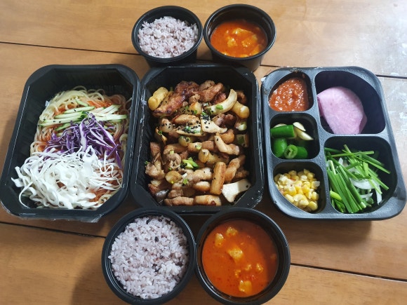 놀부부대찌개 삼겹본능 이미지