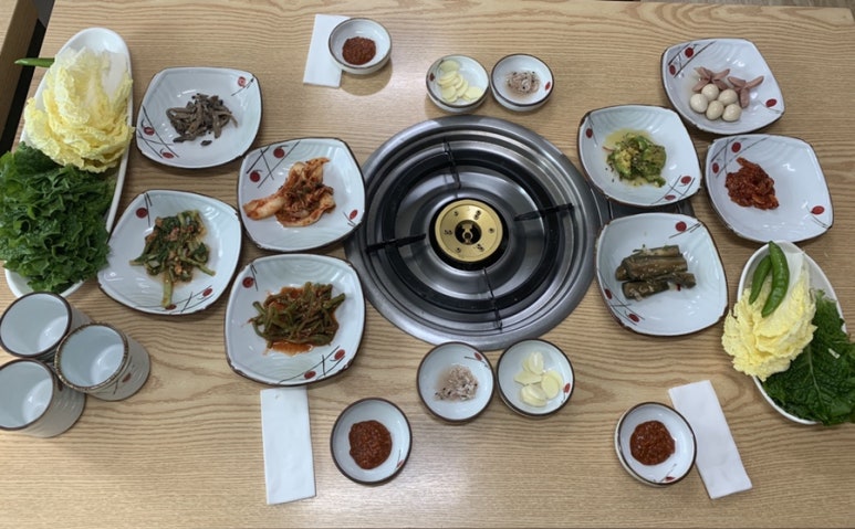 김옥자흑두부보쌈 이미지