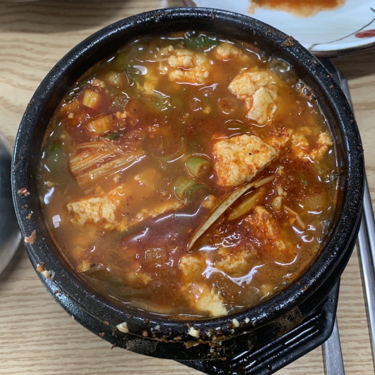 김옥자흑두부보쌈 이미지