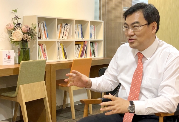 에이치플러스그룹 이미지