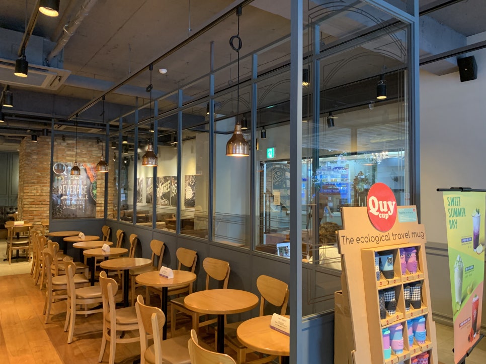 커피빈홍대역8번출구점 이미지