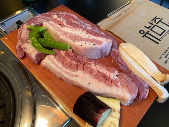 유남주(돼지구이전문점) 이미지