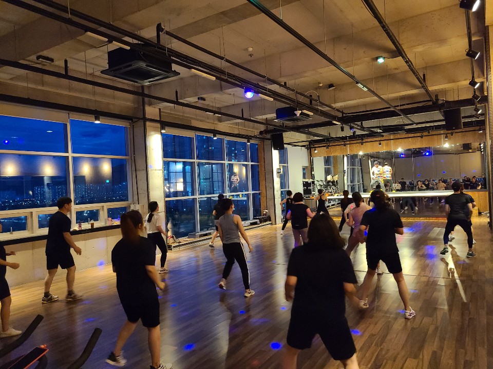 운동상점스피닝 이미지
