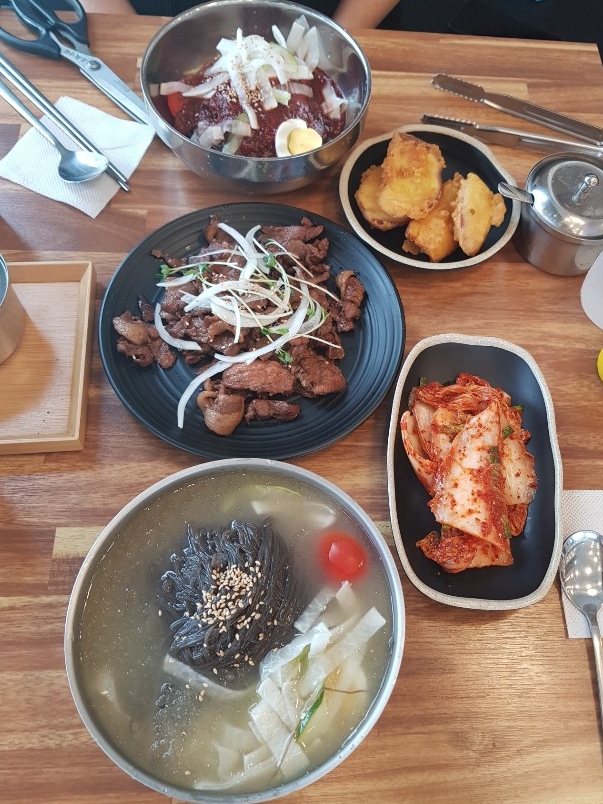 김이네행복한족발집 이미지