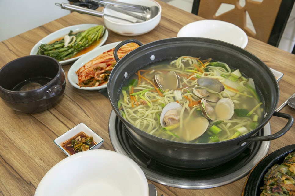 전통우리밀칼국수전문 이미지