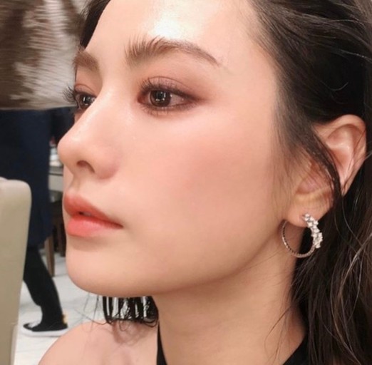 나나브로우 이미지