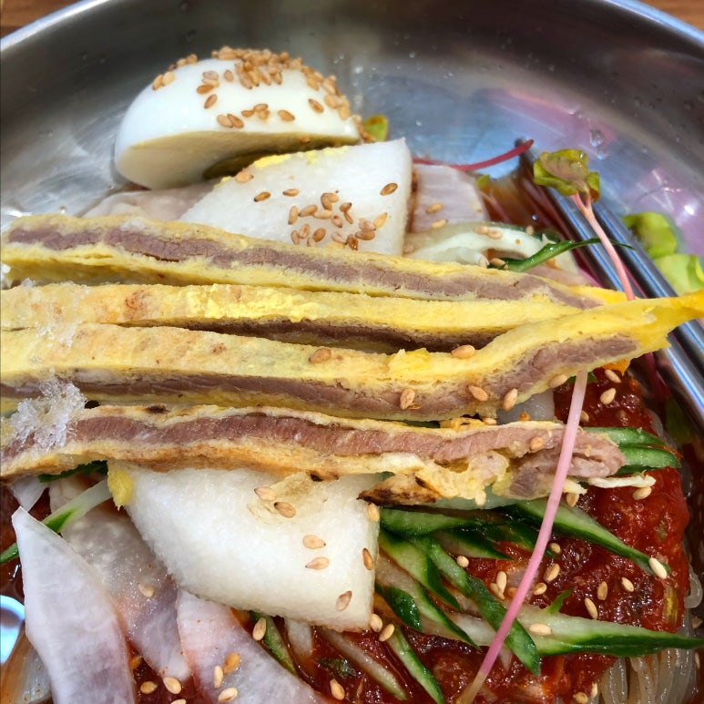 메밀고밀면 이미지